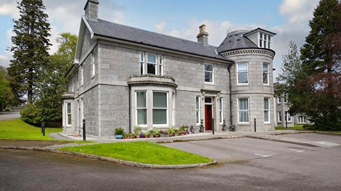 2 Bedroom Flat To Rent In Woodlands Avenue, Cults, AB15