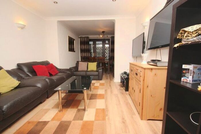 5 Bedroom Semi-Detached House To Rent In Muirfield, East Acton, London, W3