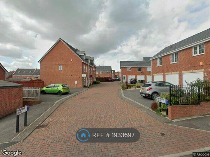 2 Bedroom Flat To Rent In New Forest Village, Leeds, LS10