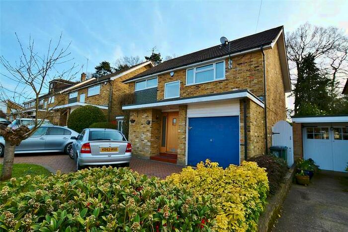 4 Bedroom Detached House To Rent In Sheridan Road, Watford, Herts, WD19