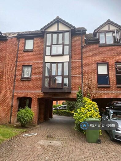 1 Bedroom Flat To Rent In Farriers Road, Epsom, KT17