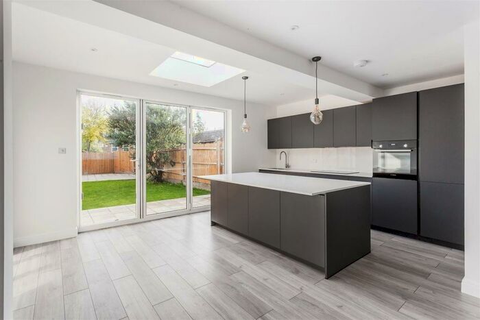 4 Bedroom End Of Terrace House To Rent In Ashridge Way, Morden, SM4