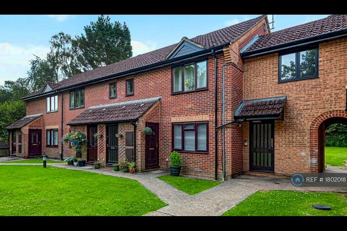 1 Bedroom Maisonette To Rent In Ashtree Court, Chandler's Ford, Eastleigh, SO53