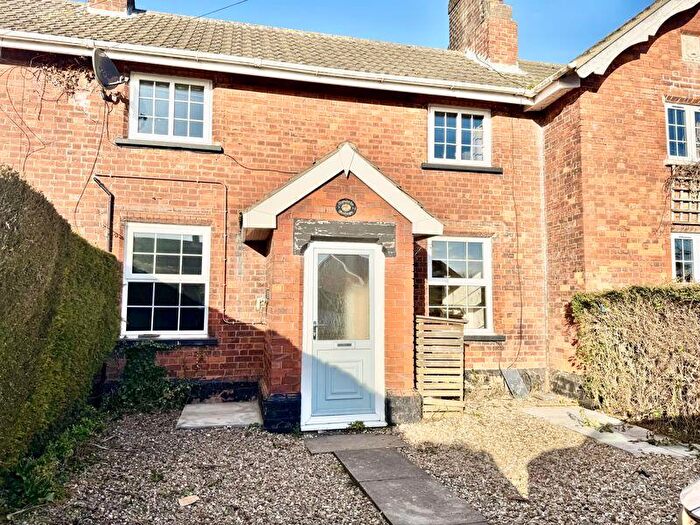 3 Bedroom Cottage For Sale In Wragholme Road, Louth, LN11