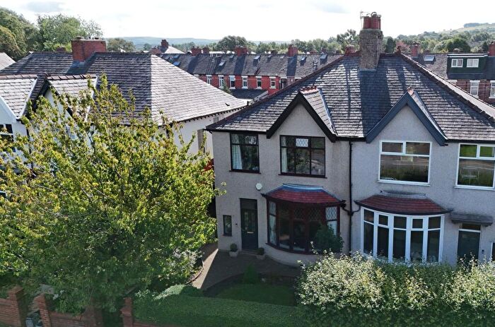 3 Bedroom Semi-Detached House For Sale In Preston Old Road, Blackburn, BB2