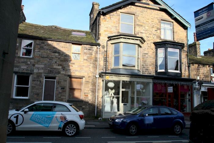 2 Bedroom Flat To Rent In Main Street, Addingham, LS29