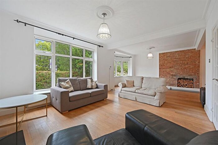 4 Bedroom End Of Terrace House To Rent In St Dunstans Gardens, London, W3