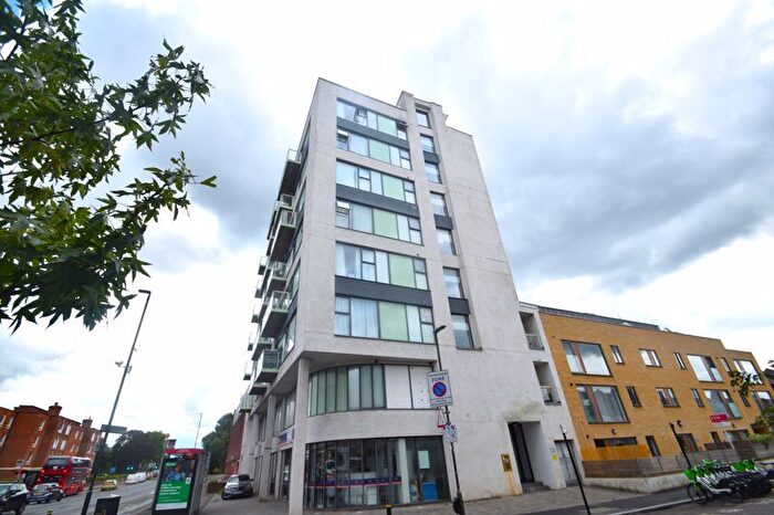 2 Bedroom Flat To Rent In Milner Road, London, SW19