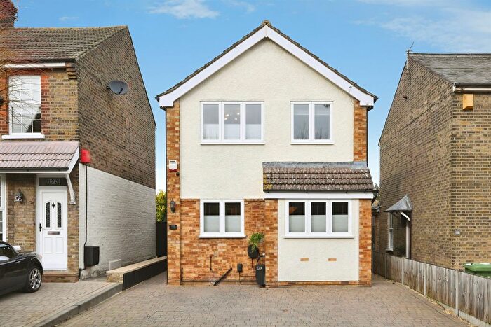 3 Bedroom Detached House For Sale In Cromwell Avenue, Cheshunt, Waltham Cross, EN7