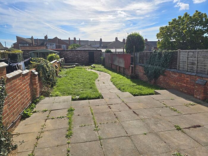 3 Bedroom Terraced House For Sale In Cedar Road East, Abington, NN3