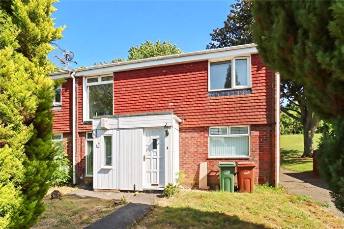 2 Bedroom Flat To Rent In Membury Close, Sunderland, Tyne And Wear, SR3