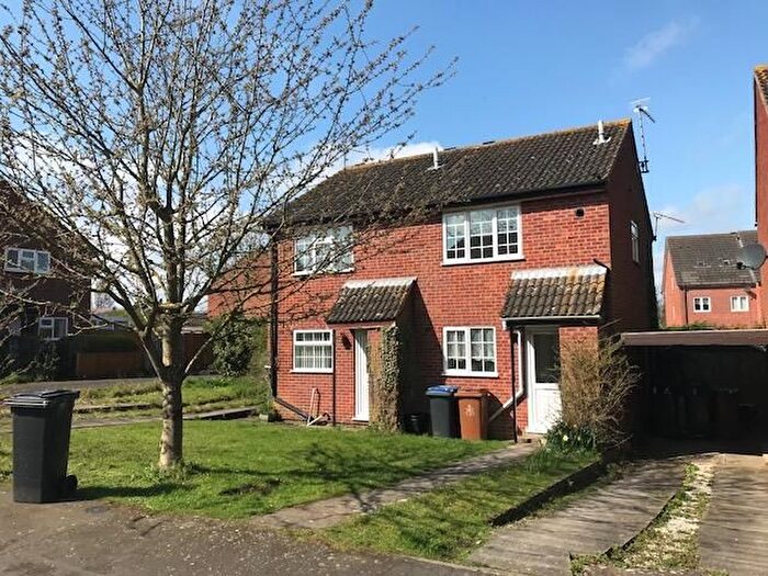 2 Bedroom Semi-Detached House To Rent In Oak Close, Hinckley, LE10