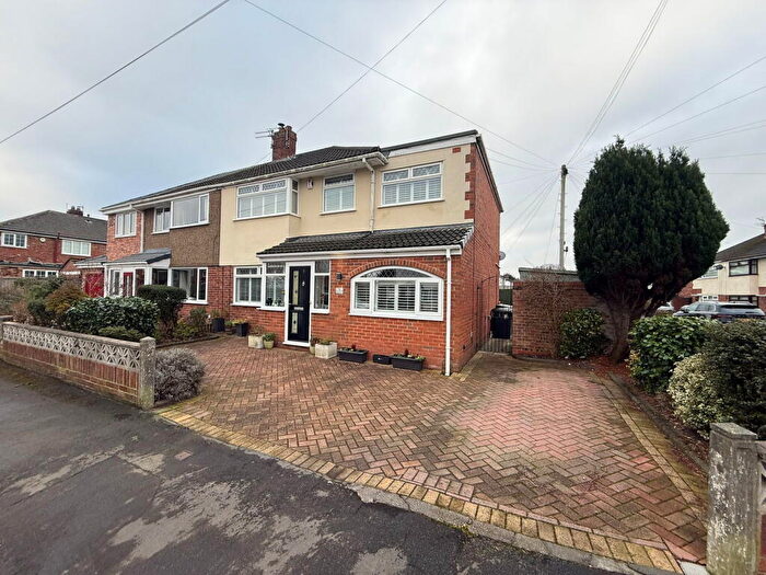 4 Bedroom Semi-Detached House For Sale In Hickson Avenue, Maghull, L31