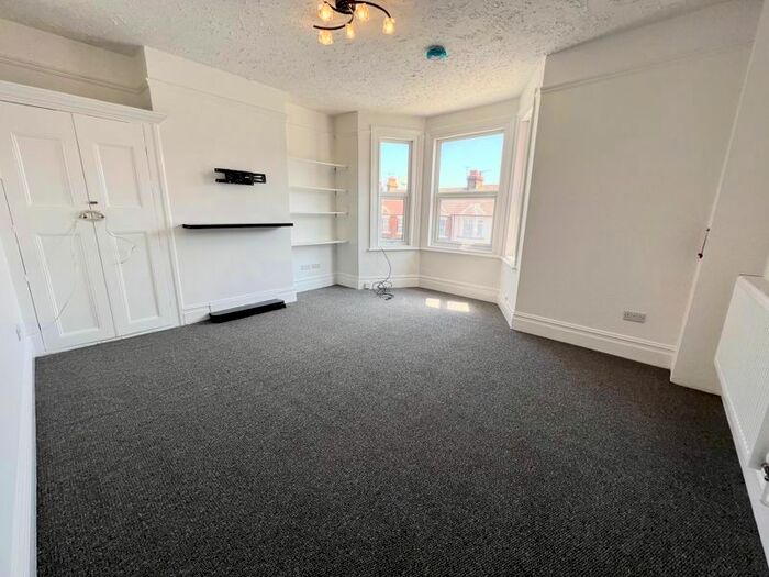 1 Bedroom Flat To Rent In Nelson Road, Gillingham, ME7