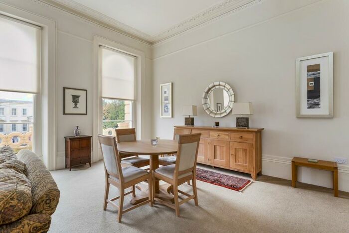 2 Bedroom Flat To Rent In Lypiatt Terrace Cheltenham, GL50