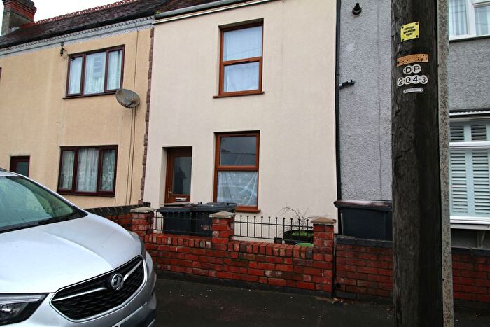 2 Bedroom Terraced House For Sale In Whittleford Road, Nuneaton, Warwickshire, CV10