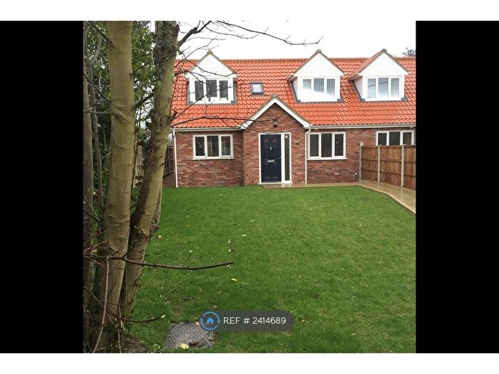 3 Bedroom Semi-Detached House To Rent In Buxton Road, Norwich, NR10