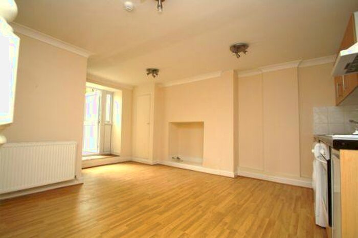 1 Bedroom Apartment To Rent In Archway Road, Highgate, N6