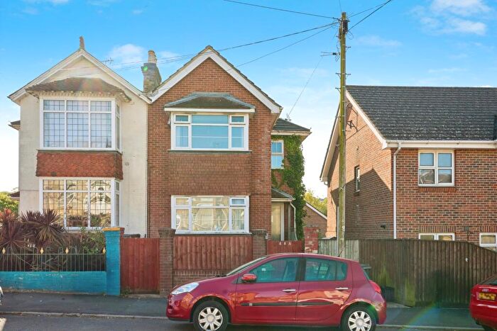 2 Bedroom Flat For Sale In Monkton Street, Ryde, Isle Of Wight, PO33