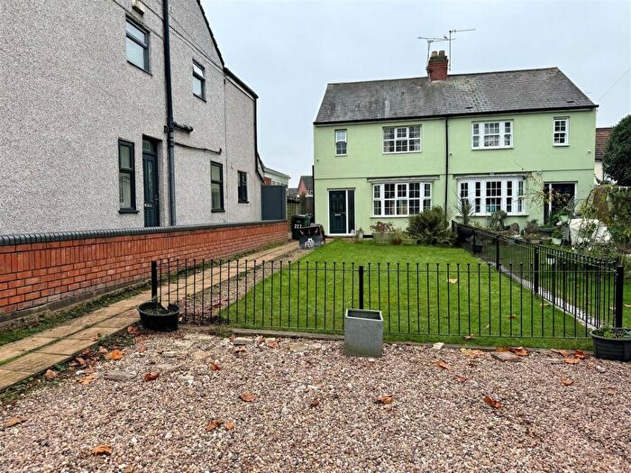 3 Bedroom Semi Detached House To Rent In Lythalls Lane, Holbrooks, Coventry, CV6