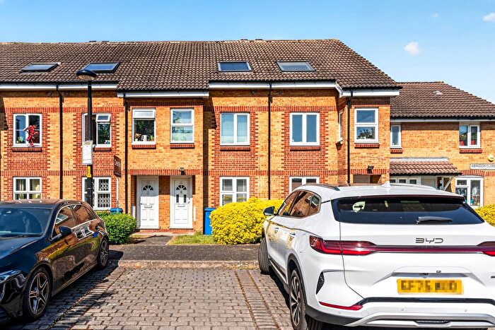 1 Bedroom Flat To Rent In Abingdon Close, London, SE1
