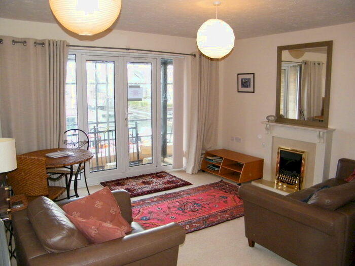 2 Bedroom Apartment To Rent In Medina View, East Cowes, PO32