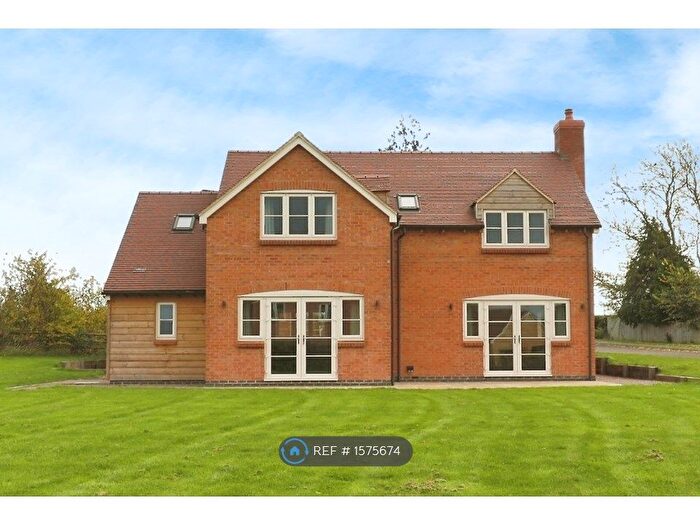 4 Bedroom Detached House To Rent In Copperfield, Upton-Upon-Severn, Worcester, WR8