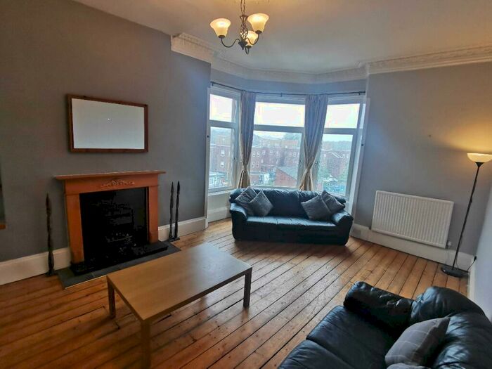 2 Bedroom Flat To Rent In Garthland Drive, Dennistoun, Glasgow, G31