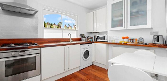 2 Bedroom Apartment To Rent In Tufnell Park Road, London, N7