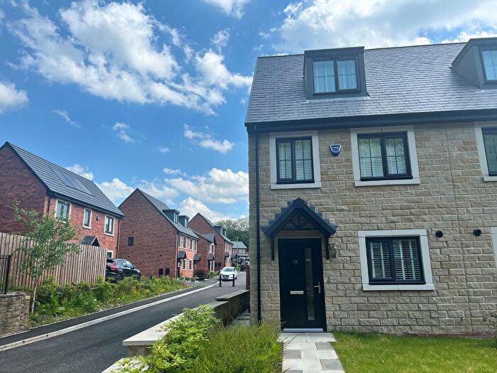 3 Bedroom Semi-Detached House For Sale In Seymour Close, Rossendale, BB4