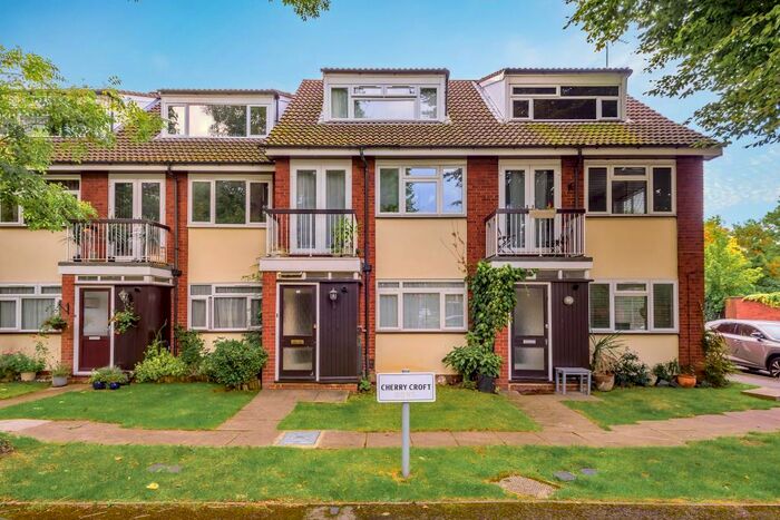 2 Bedroom Apartment To Rent In Westfield Park, Pinner, HA5