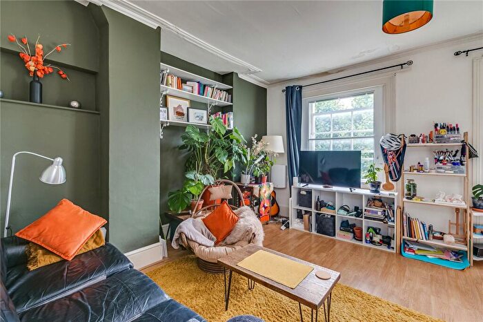 1 Bedroom Flat To Rent In Mornington Terrace, Camden, NW1