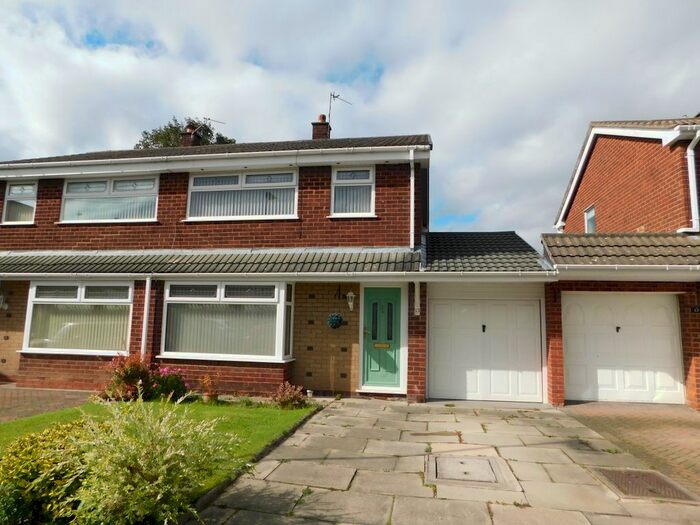 3 Bedroom Semi-Detached House To Rent In Stanstead Avenue, Penketh, Warrington, WA5