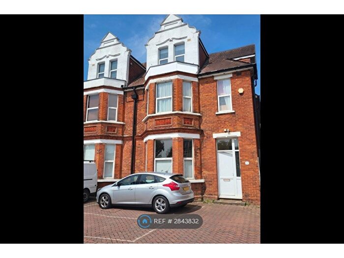 2 Bedroom Flat To Rent In Radnor Park Avenue, Folkestone, CT19