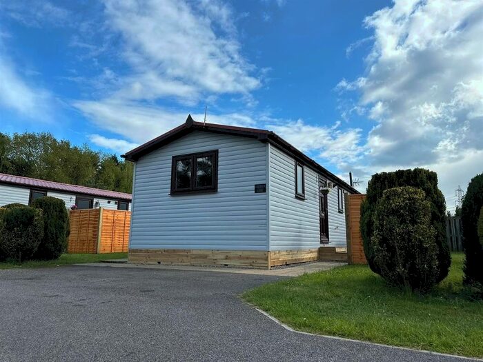 2 Bedroom Park Home For Sale In Hull Road, Wilberfoss, York, YO41