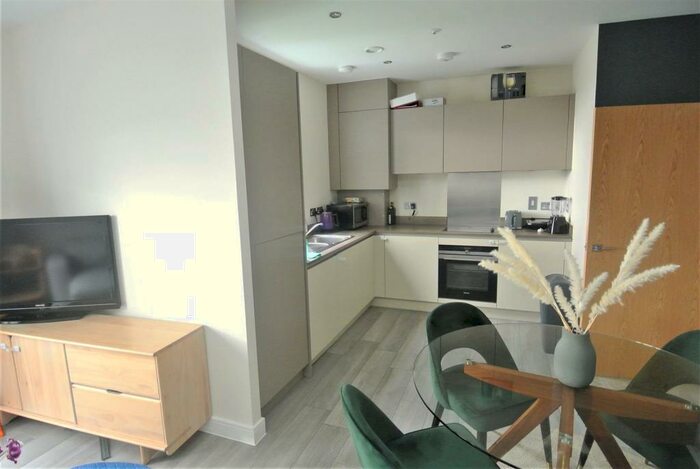 3 Bedroom Apartment To Rent In Addlestone, KT15