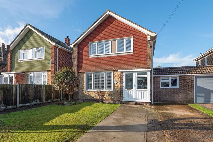 3 Bedroom Link Detached House For Sale In Clover Rise, Whitstable, CT5