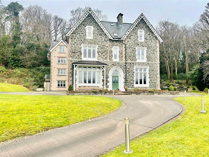 3 Bedroom Maisonette For Sale In Cadnant Road, Menai Bridge, Isle Of Anglesey, LL59