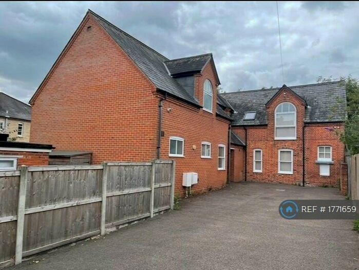 4 Bedroom Detached House To Rent In Hospital Road, Colchester, CO3