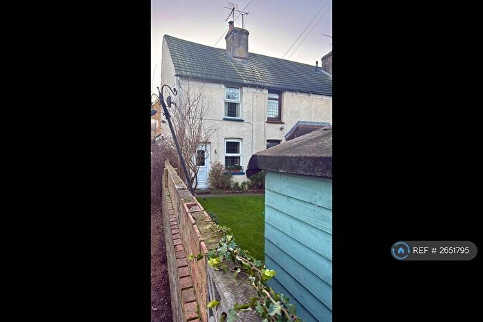 2 Bedroom End Of Terrace House To Rent In Lower Rainham Road, Gillingham, ME7