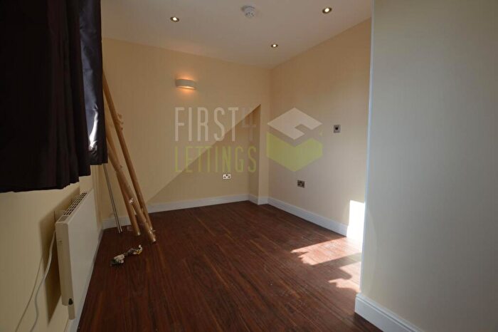 2 Bedroom Apartment To Rent In Westbury Road, Clarendon Park, LE2