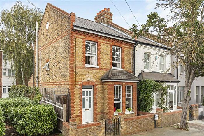 3 Bedroom House For Sale In Grove Road, Barnes, London, SW13