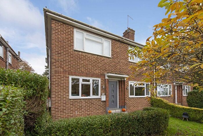 3 Bedroom Maisonette To Rent In Milespit Hill, London, NW7