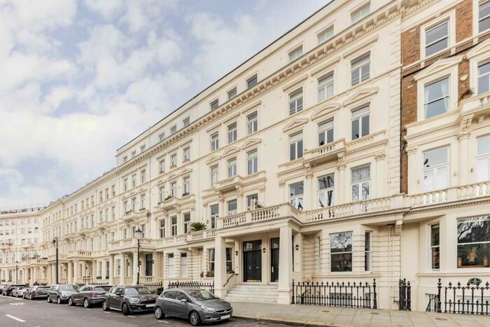 2 Bedroom Flat To Rent In Earl's Court Square, London, SW5