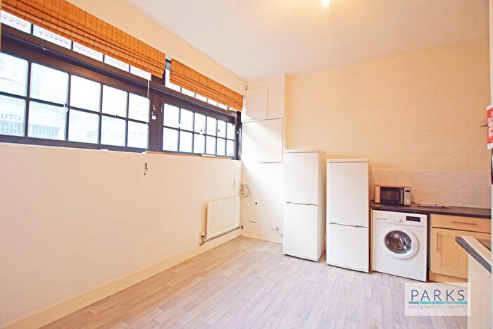 5 Bedroom Terraced House To Rent In Cambridge Grove, Hove, East Sussex, BN3