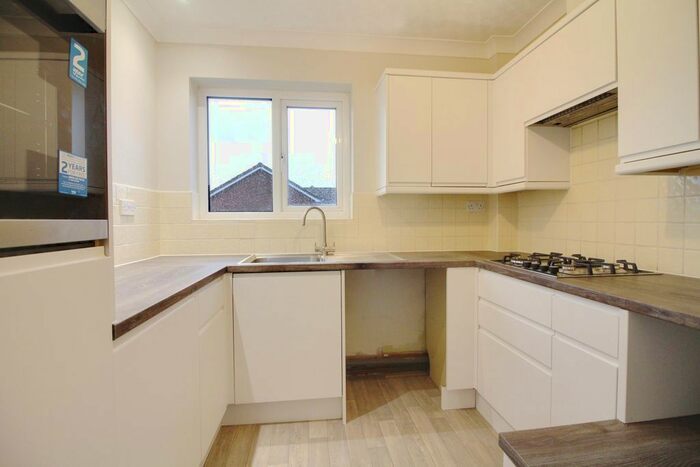 1 Bedroom Flat To Rent In Melcombe Avenue, Strensall, York, YO32
