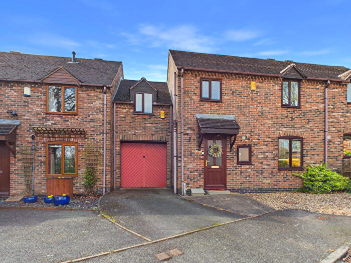 3 Bedroom Town House For Sale In Beech Court, Spondon, DE21