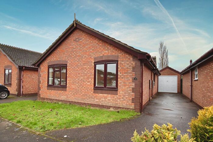 2 Bedroom Detached Bungalow For Sale In Earls Drive, Lincoln, LN6