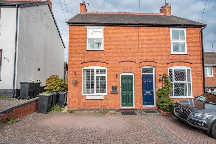 2 Bedroom Semi-Detached House For Sale In Hawthorn Road, Bromsgrove, Worcestershire, B61