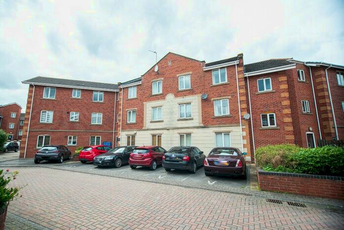 2 Bedroom Ground Flat To Rent In Lock Keepers Court, Hull, East Riding Of Yorkshire, HU9